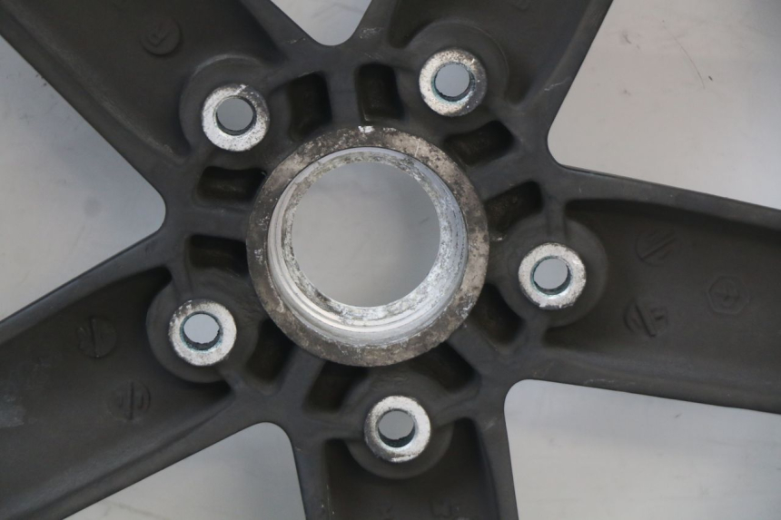 photo de FRONT WHEEL RIM PIAGGIO VESPA S 2T 50 (2007 - 2014) - Surface and material condition