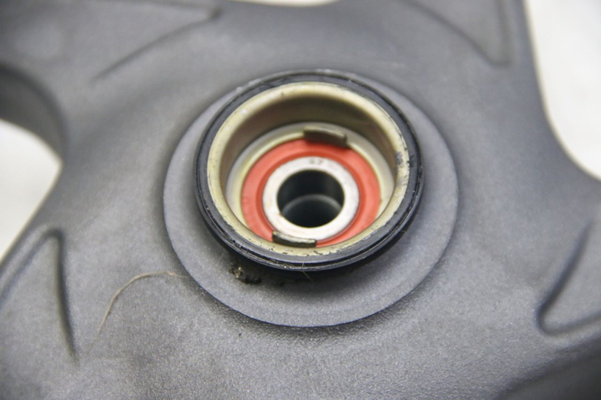 photo de FRONT WHEEL RIM HONDA VISION NSC R 50 (2013 - 2015) - Zoom on usage condition