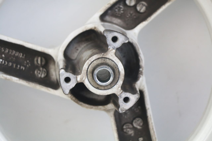 photo de FRONT WHEEL RIM PEUGEOT VIVACITY NEW 4T 50 (2008 - 2017) - Surface and material condition