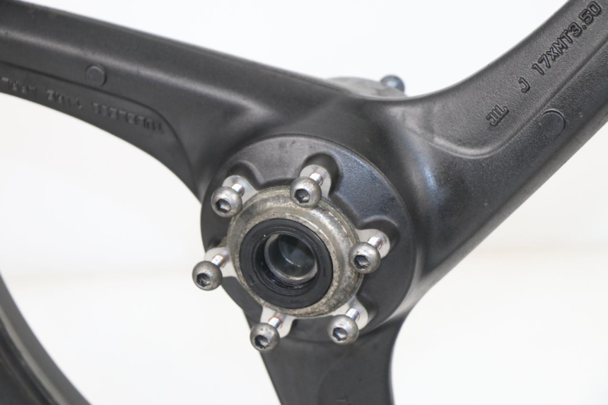 photo de FRONT RIM HONDA VTR F FIRESTORM 1000 (1997 - 2001) - Checked used part