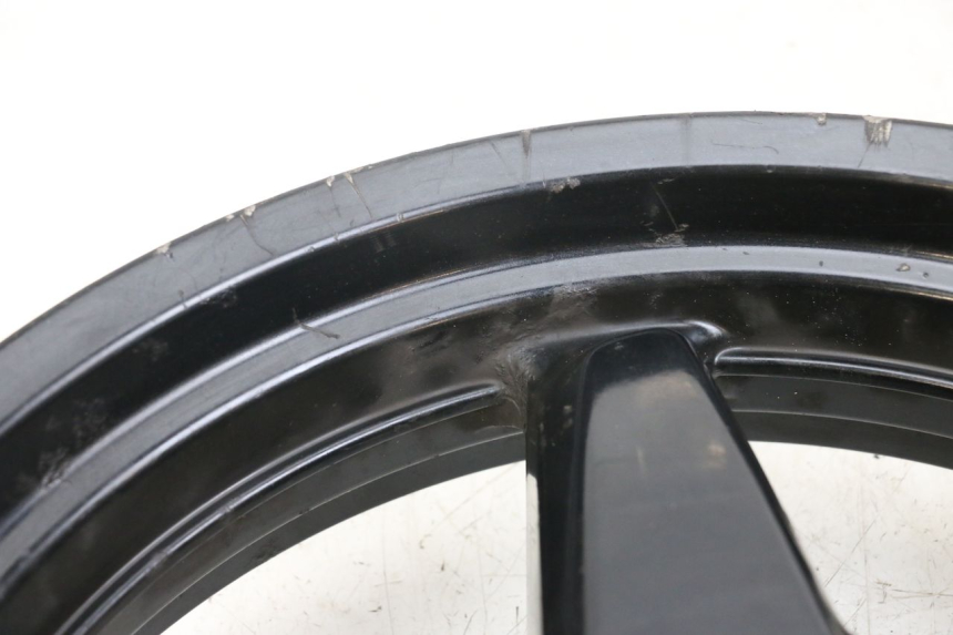 photo de FRONT WHEEL YAMAHA X-MAX XMAX 250 (2006 - 2009) - High-resolution close-up