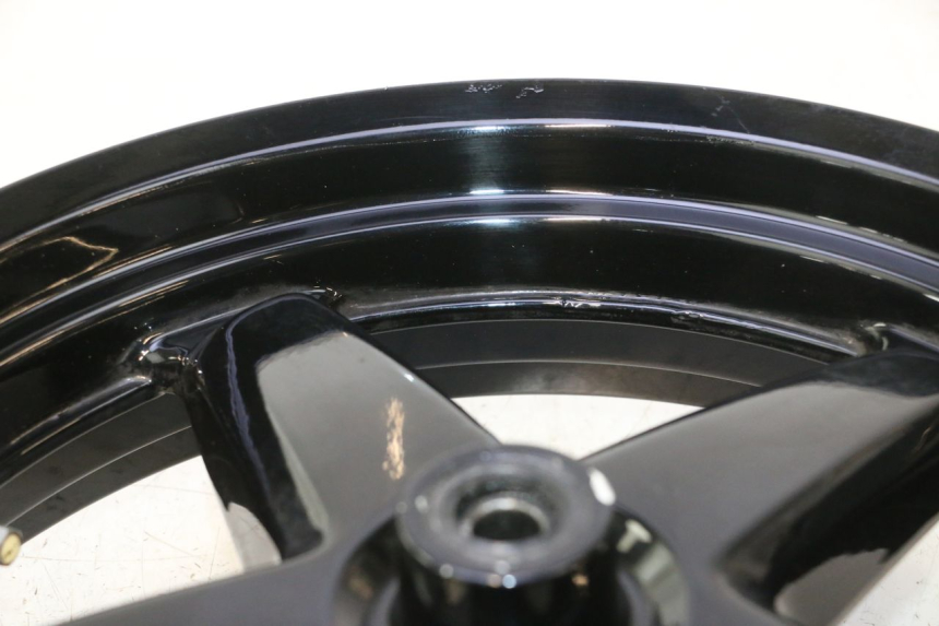 photo de FRONT WHEEL YAMAHA XMAX X-MAX 125 (2006 - 2009) - Alternative perspective