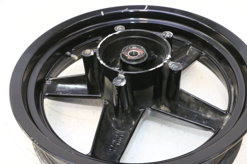 photo de FRONT WHEEL YAMAHA XMAX X-MAX 125 (2006 - 2009) - Fixing points details