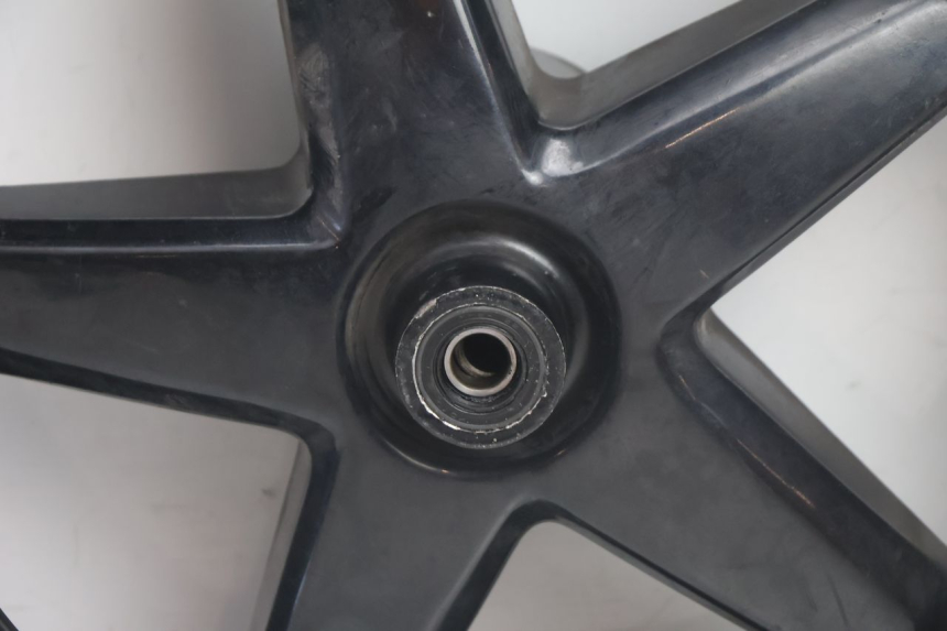 photo de FRONT WHEEL RIM YAMAHA X-MAX XMAX 125 (2010 - 2013) - Alternative perspective
