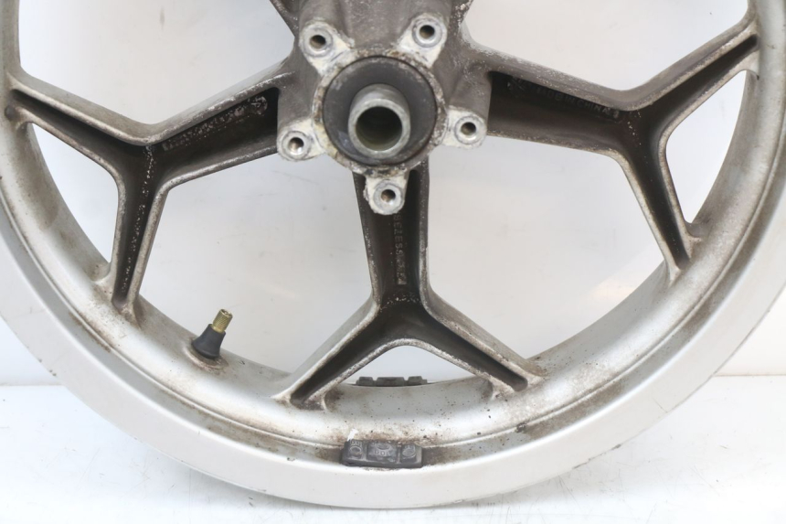 photo de FRONT WHEEL RIM PIAGGIO X10 125 (2012 - 2017) - Fixing points details