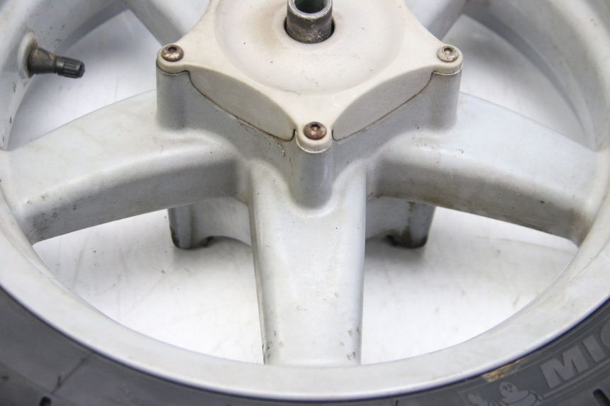 photo de FRONT WHEEL RIM PIAGGIO X8 125 (2004 - 2007) - Zoom on usage condition