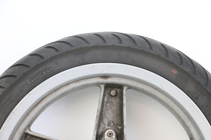 photo de FRONT WHEEL RIM PIAGGIO X8 125 (2004 - 2007) - High-resolution close-up