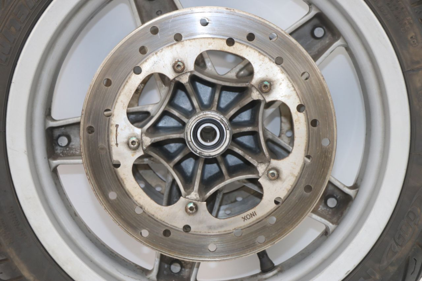 photo de FRONT WHEEL PIAGGIO X9 EVOLUTION 250 (2003 - 2007) - Distinctive features