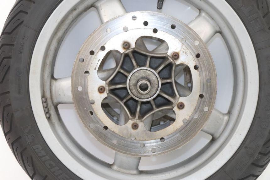 photo de FRONT WHEEL PIAGGIO X9 EVOLUTION 250 (2003 - 2007) - High-resolution close-up