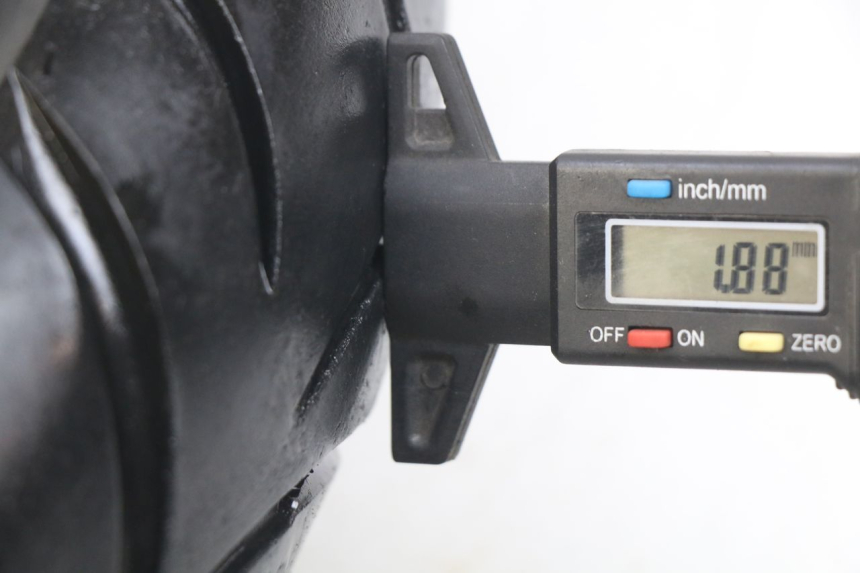 photo de FRONT WHEEL RIM PIAGGIO XEVO - X EVO 125 (2007 - 2017) - Zoom on usage condition