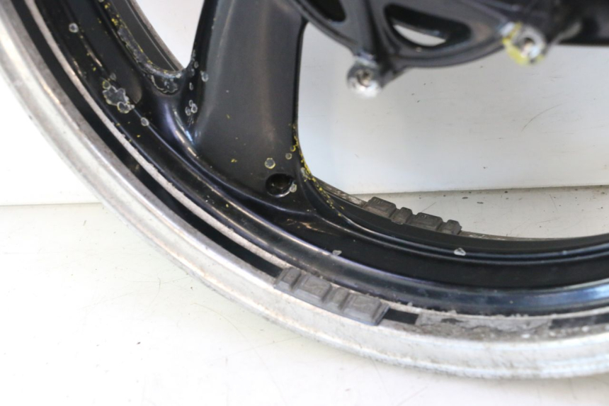 photo de FRONT RIM YAMAHA XJR 1300 (1998 - 2002) - Detailed visual inspection