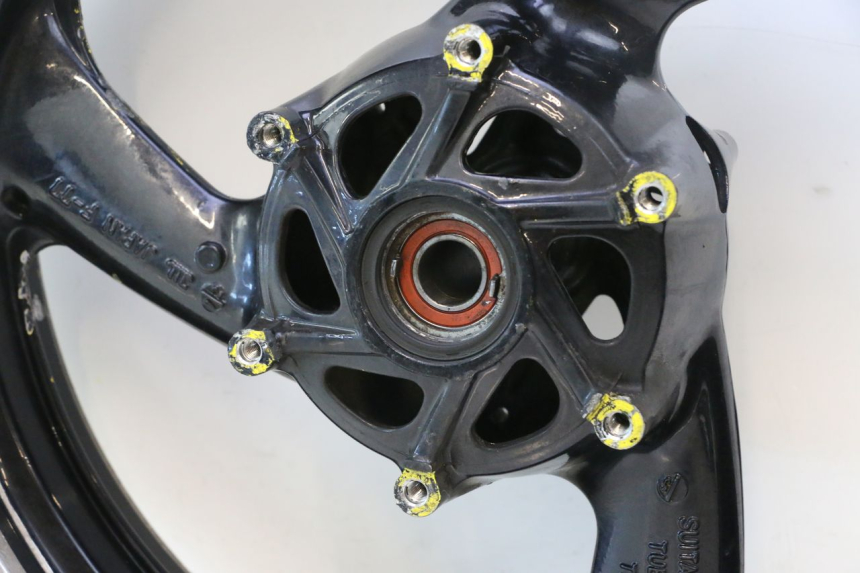 photo de FRONT RIM YAMAHA XJR 1300 (1998 - 2002) - Focus on structure