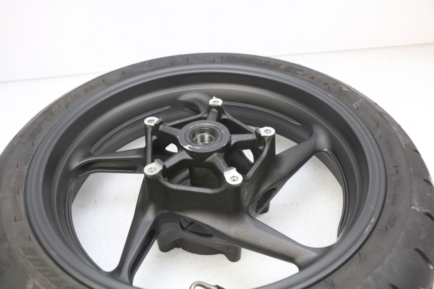 photo de FRONT RIM YAMAHA XP T-MAX TMAX ABS 530 (2012 - 2015) - Fixing points details