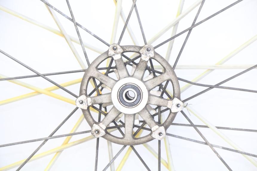 photo de FRONT WHEEL RIM PEUGEOT XP6 50 (2006 - 2011) - Distinctive features