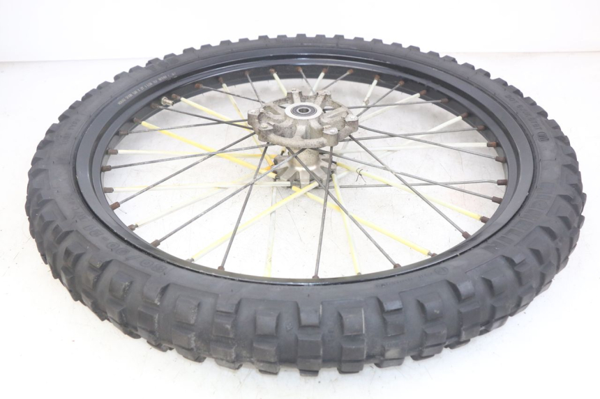 photo de FRONT WHEEL RIM PEUGEOT XP6 50 (2006 - 2011) - Fixing points details