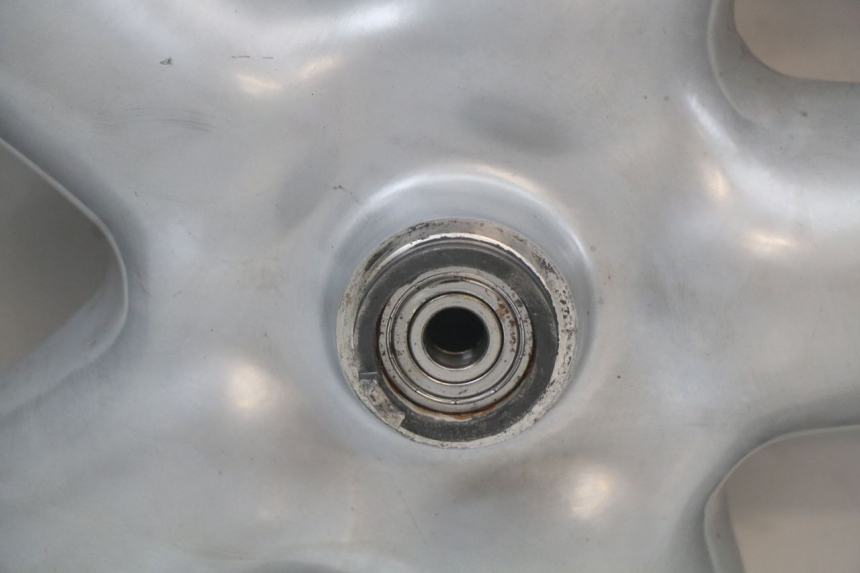 photo de FRONT RIM YAMAHA YP MAJESTY 125 (2002 - 2006) - Technical close-up