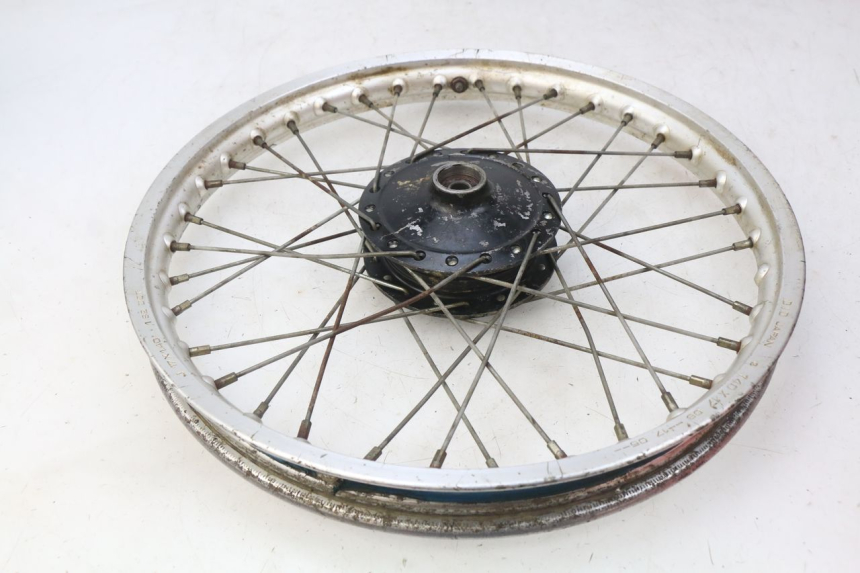 photo de FRONT WHEEL RIM YAMAHA YZ 80 (1982 - 1983) - Technical close-up