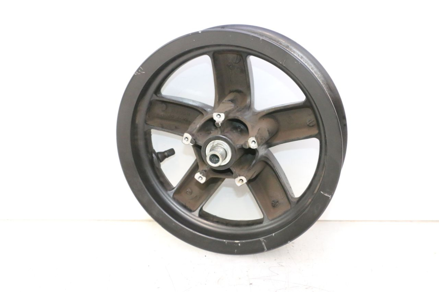 photo de FRONT WHEEL RIM PIAGGIO ZIP 2T 50 (2009 - 2019) - High-resolution close-up