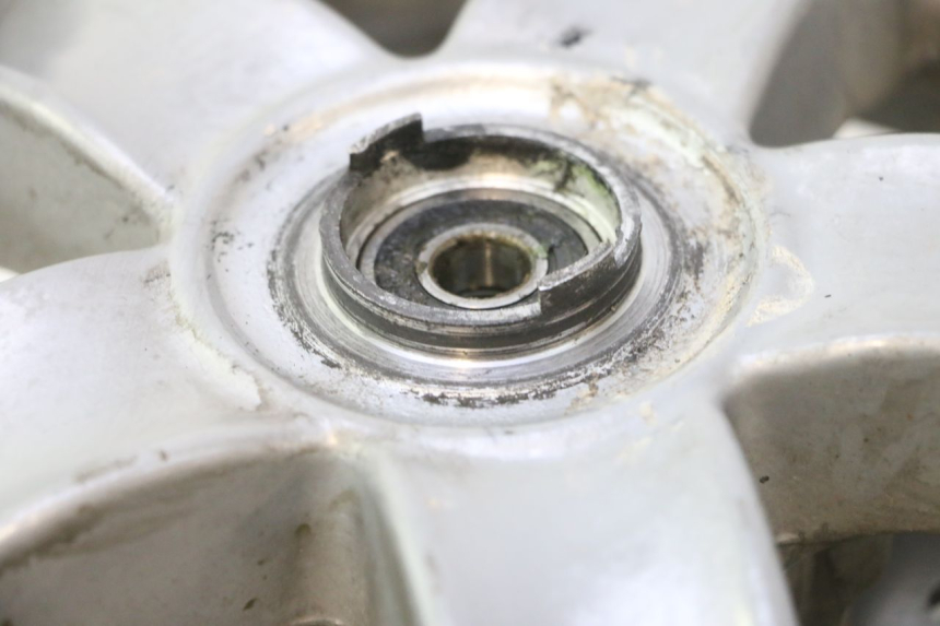 photo de FRONT RIM PIAGGIO ZIP 4T 50 (2006 - 2017) - Detailed visual inspection