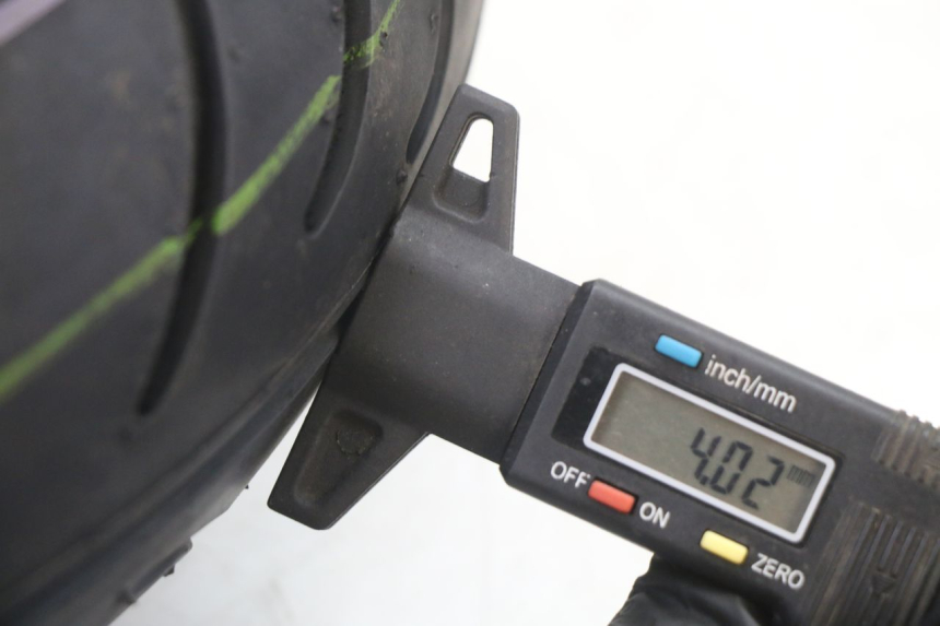 photo de FRONT RIM AND TIRE KYMCO AGILITY 4T 50 (2005 - 2018) - High-resolution close-up