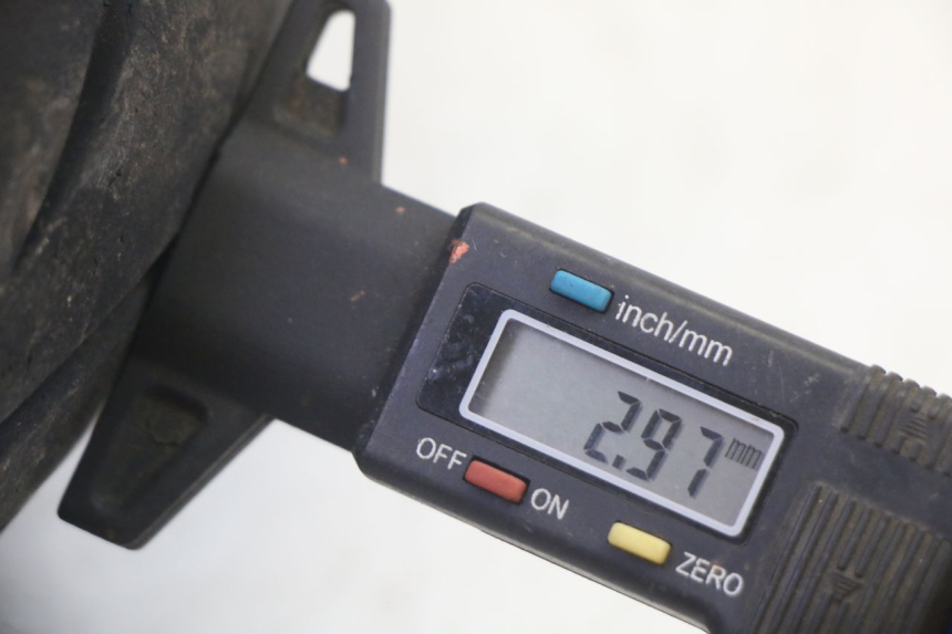 photo de FRONT RIM AND TIRE KYMCO AGILITY 4T 50 (2018 - 2022) - High-resolution close-up