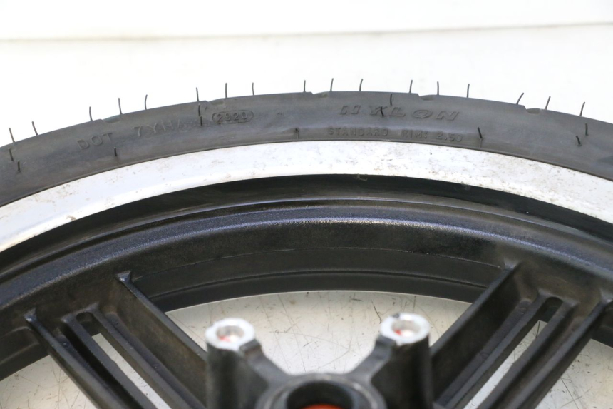 photo de FRONT RIM AND TIRE KYMCO AGILITY CITY 16P 125 (2015 - 2024) - Distinctive features