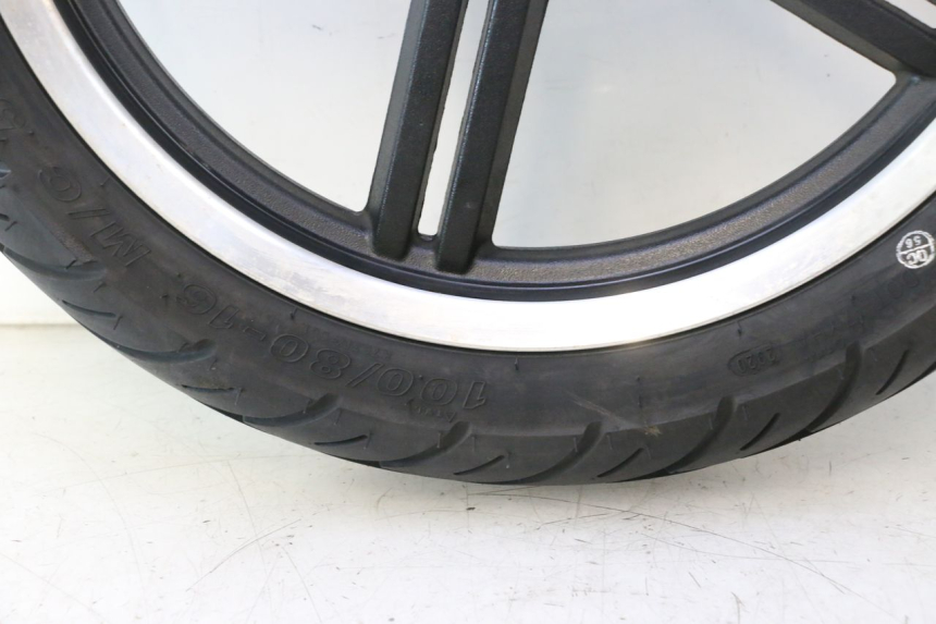 photo de FRONT RIM AND TIRE KYMCO AGILITY CITY 16P 125 (2015 - 2024) - Alternative perspective