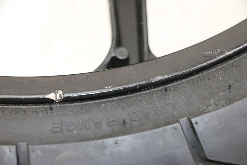 photo de FRONT RIM AND TIRE APRILIA RS 50 (1999 - 2005) - Surface and material condition