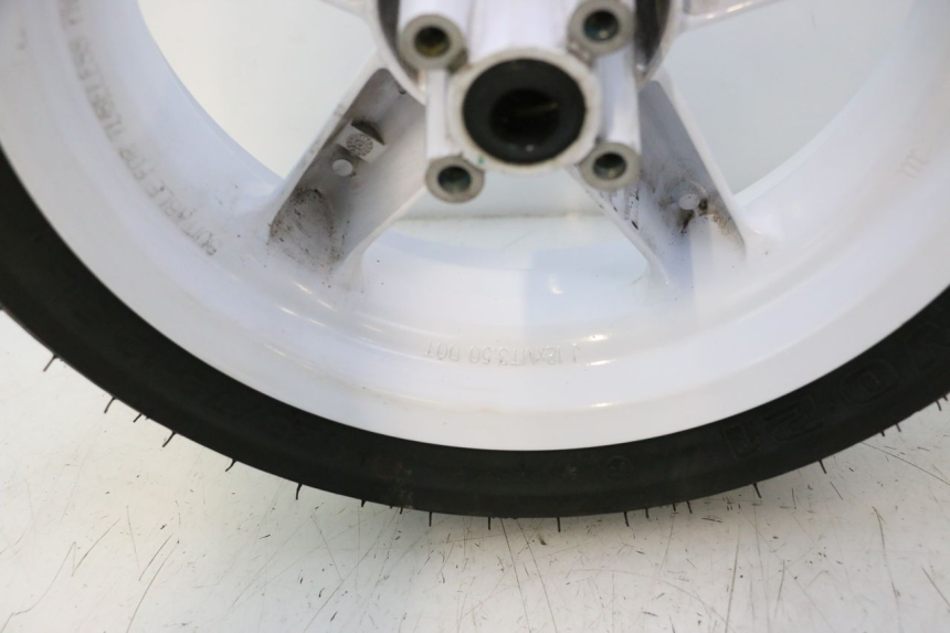 photo de FRONT RIM AND TIRE MBK BOOSTER ROCKET 50 (2004 - 2016) - High-resolution close-up