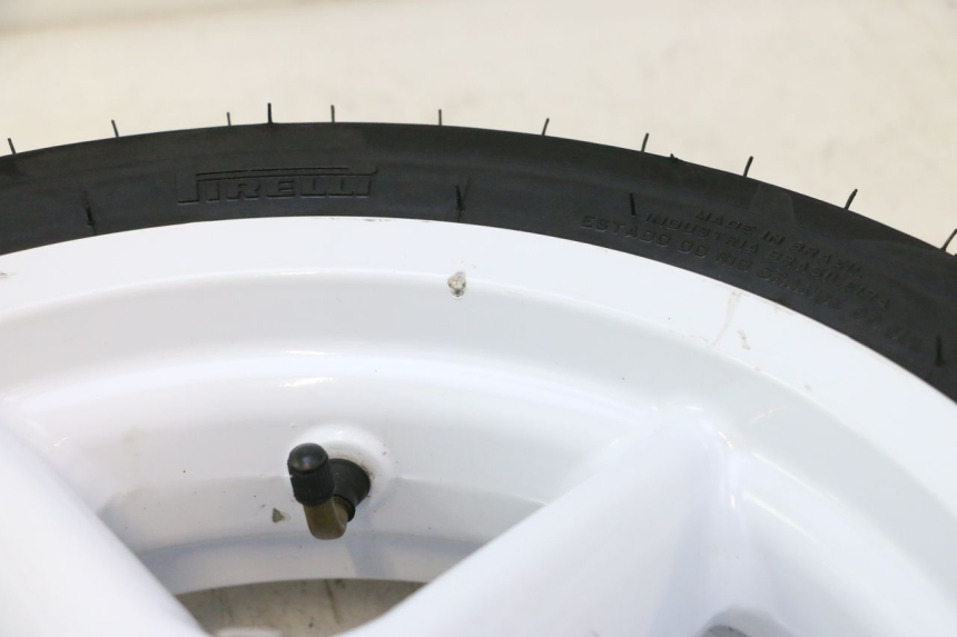 photo de FRONT RIM AND TIRE MBK BOOSTER ROCKET 50 (2004 - 2016) - Fixing points details