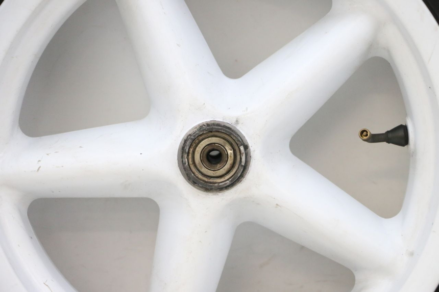 photo de FRONT RIM AND TIRE MBK BOOSTER SPIRIT NAKED 50 (2004 - 2017) - Focus on structure