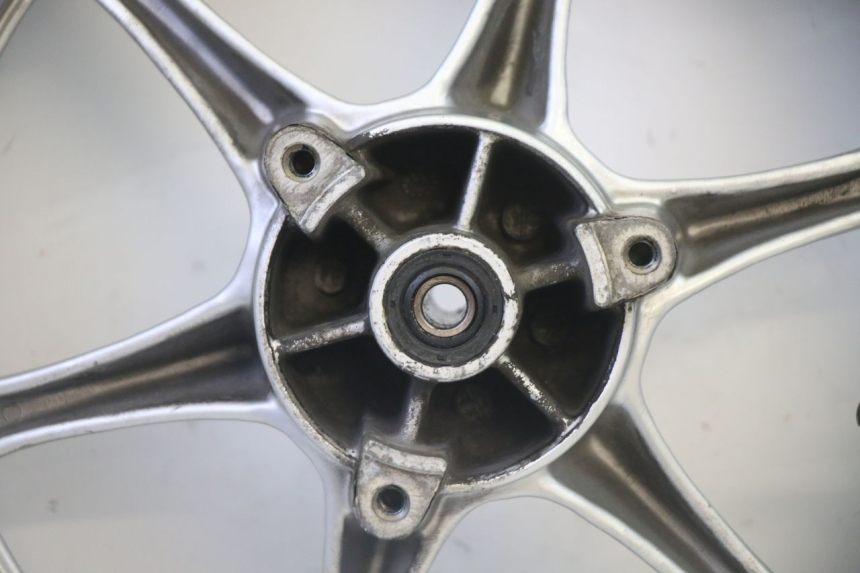 photo de FRONT RIM AND TIRE SUZUKI BURGMAN 125 (2007 - 2014) - Additional view of the item