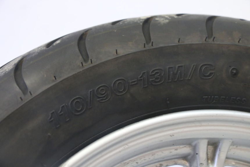 photo de FRONT RIM AND TIRE SUZUKI BURGMAN 125 (2007 - 2014) - Supplementary product photo