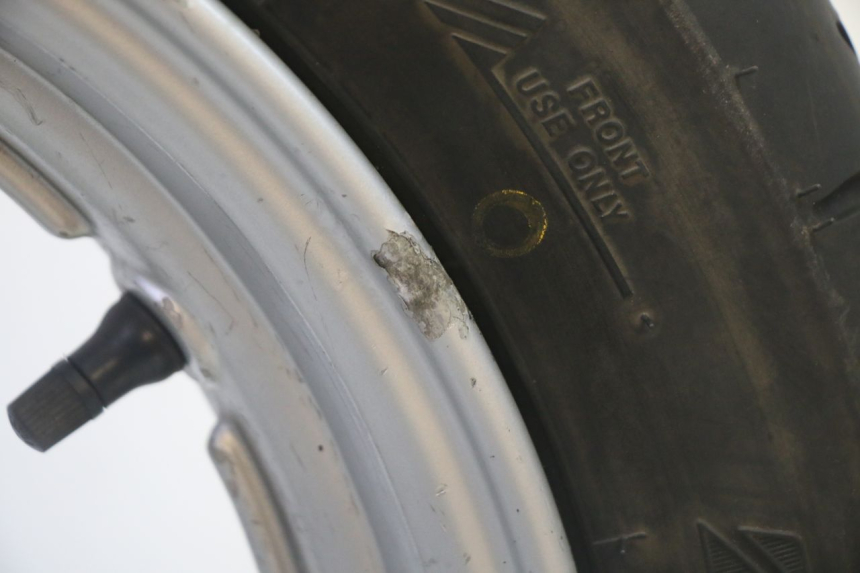 photo de FRONT RIM AND TIRE SUZUKI BURGMAN 125 (2007 - 2014) - Alternative perspective