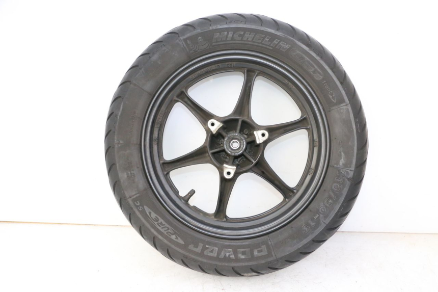 photo de FRONT RIM AND TIRE SUZUKI BURGMAN 125 (2007 - 2014) - Distinctive features
