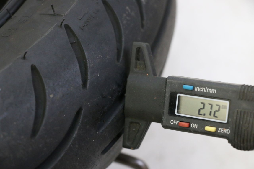 photo de FRONT RIM AND TIRE SUZUKI BURGMAN 125 (2007 - 2014) - Zoom on usage condition
