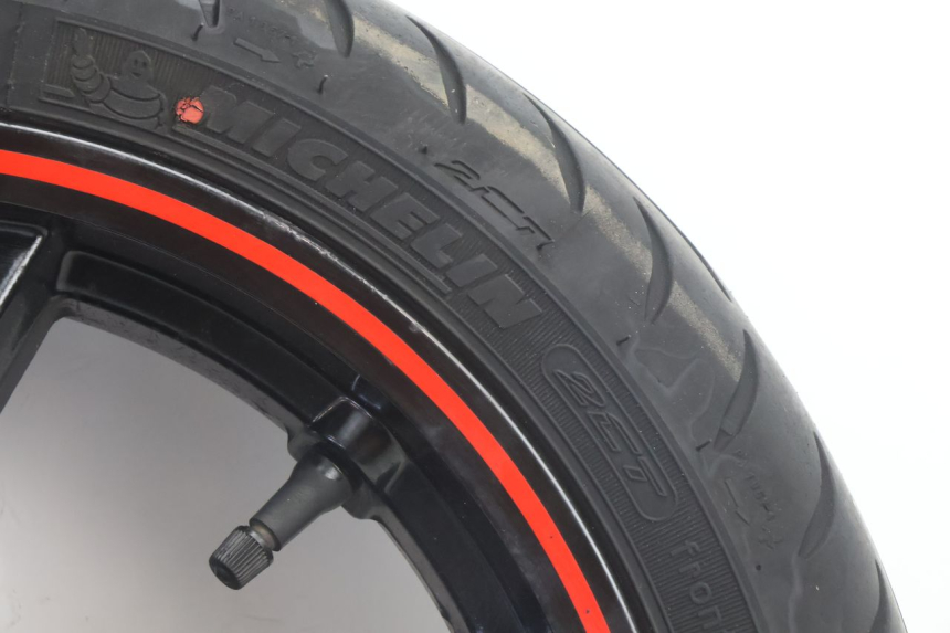 photo de FRONT RIM AND TIRE PEUGEOT CITYSTAR 2T 50 (2018 - 2021) - Focus on structure