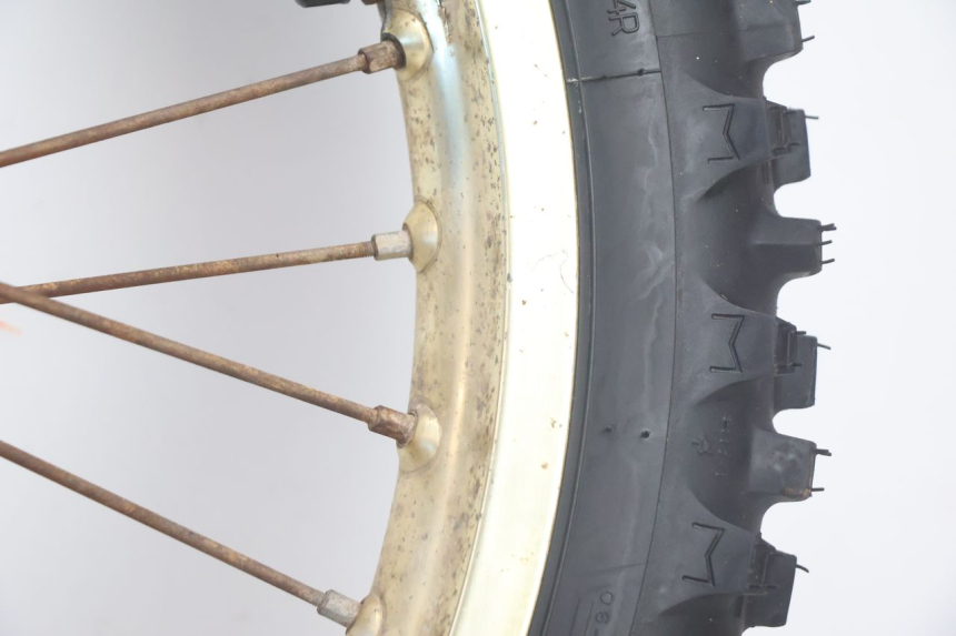 photo de FRONT RIM AND TIRE SUZUKI DR S 600 (1985 - 1989) - Detailed visual inspection