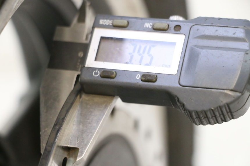 photo de FRONT RIM AND TIRE WAYSCRAL E-START 1 (2018 - 2022) - Zoom on usage condition