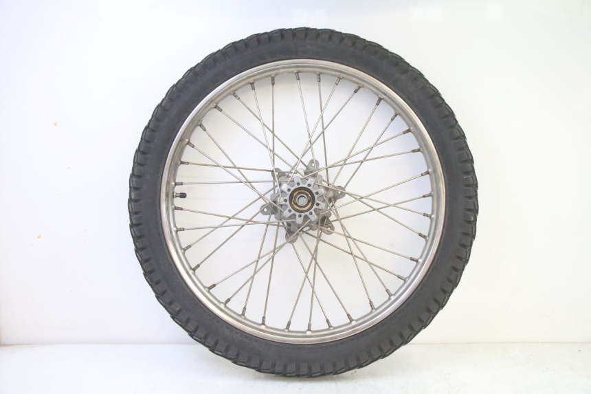 photo de FRONT RIM AND TIRE APRILIA ETX 125 (1998 - 2002) - Main view