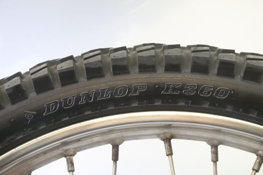 photo de FRONT RIM AND TIRE APRILIA ETX 125 (1998 - 2002) - Supplementary product photo