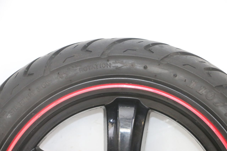 photo de FRONT RIM AND TIRE SYM FIDDLE 3 III 50 (2014 - 2020) - High-resolution close-up