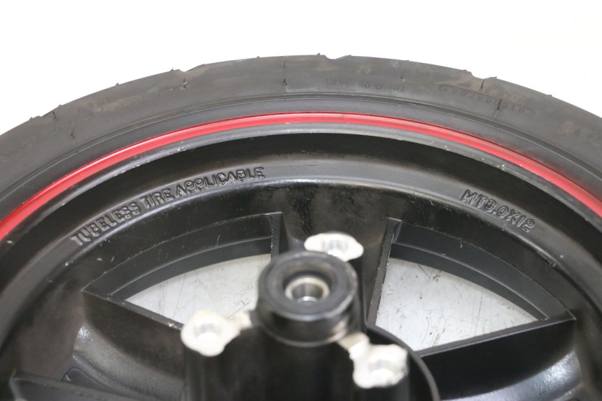 photo de FRONT RIM AND TIRE SYM FIDDLE 3 III 50 (2014 - 2020) - Technical close-up