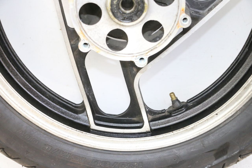 photo de FRONT RIM AND TIRE YAMAHA FJ 36Y 1100 (1984 - 1985) - Additional view of the item