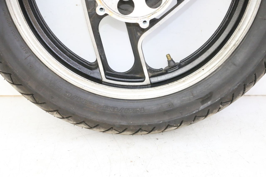 photo de FRONT RIM AND TIRE YAMAHA FJ 36Y 1100 (1984 - 1985) - Component zoom