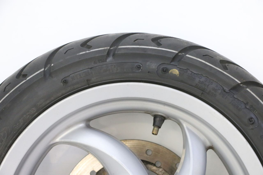 photo de FRONT RIM AND TIRE PIAGGIO FLY 2T 50 (2004 - 2017) - Distinctive features