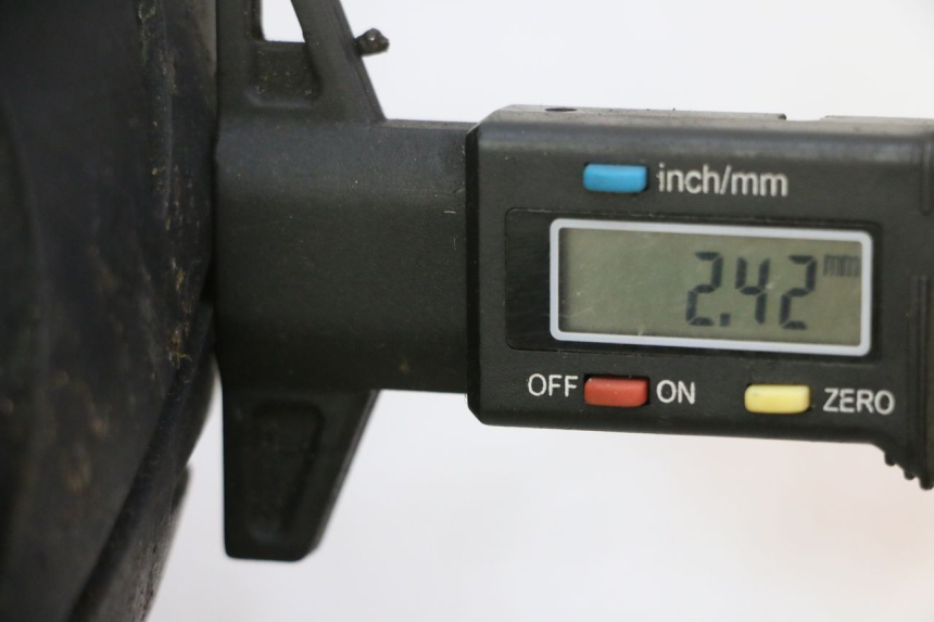 photo de FRONT RIM AND TIRE PIAGGIO FLY 2T 50 (2004 - 2017) - Zoom on usage condition