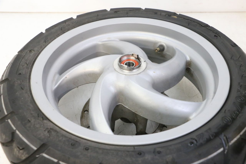 photo de FRONT RIM AND TIRE PIAGGIO FLY 2T 50 (2004 - 2017) - Technical close-up