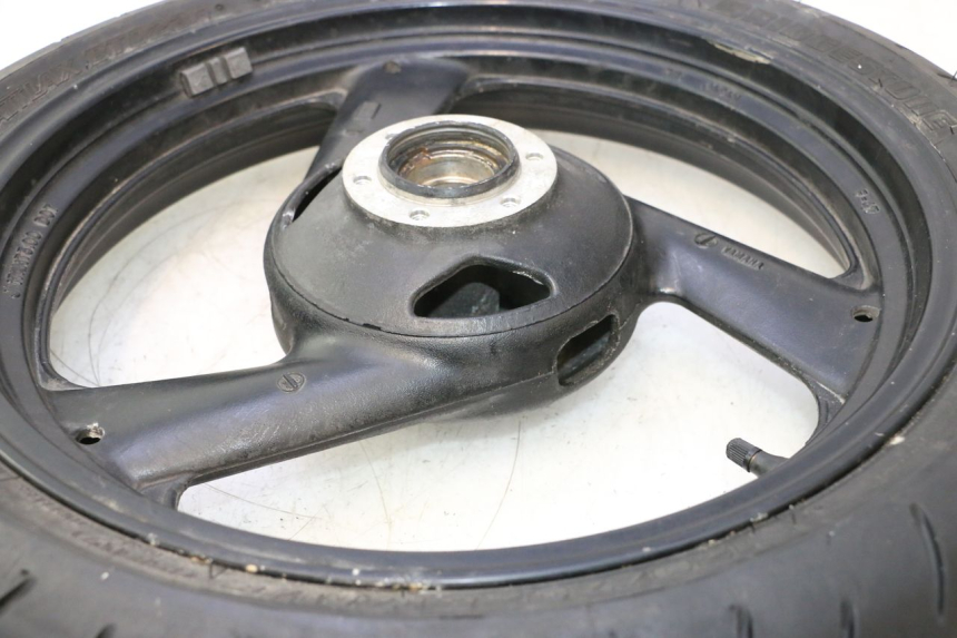 photo de FRONT RIM AND TIRE YAMAHA FZS FAZER 600 (2001 - 2003) - Fixing points details
