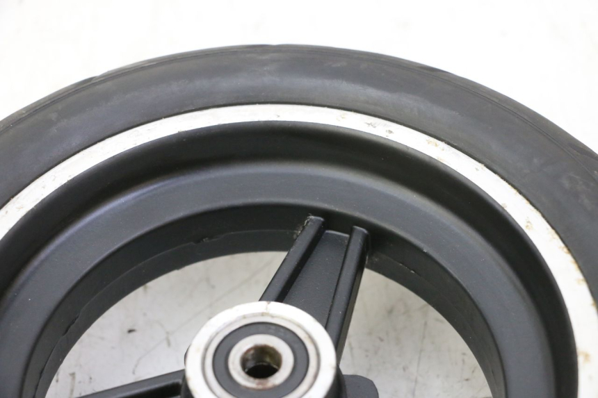 photo de FRONT RIM AND TIRE HITWAY H5 1 - Distinctive features